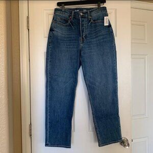 Old Navy Extra High-Rise Curvy Sk-Hi Straight Jean, Size 10, Medium Wash